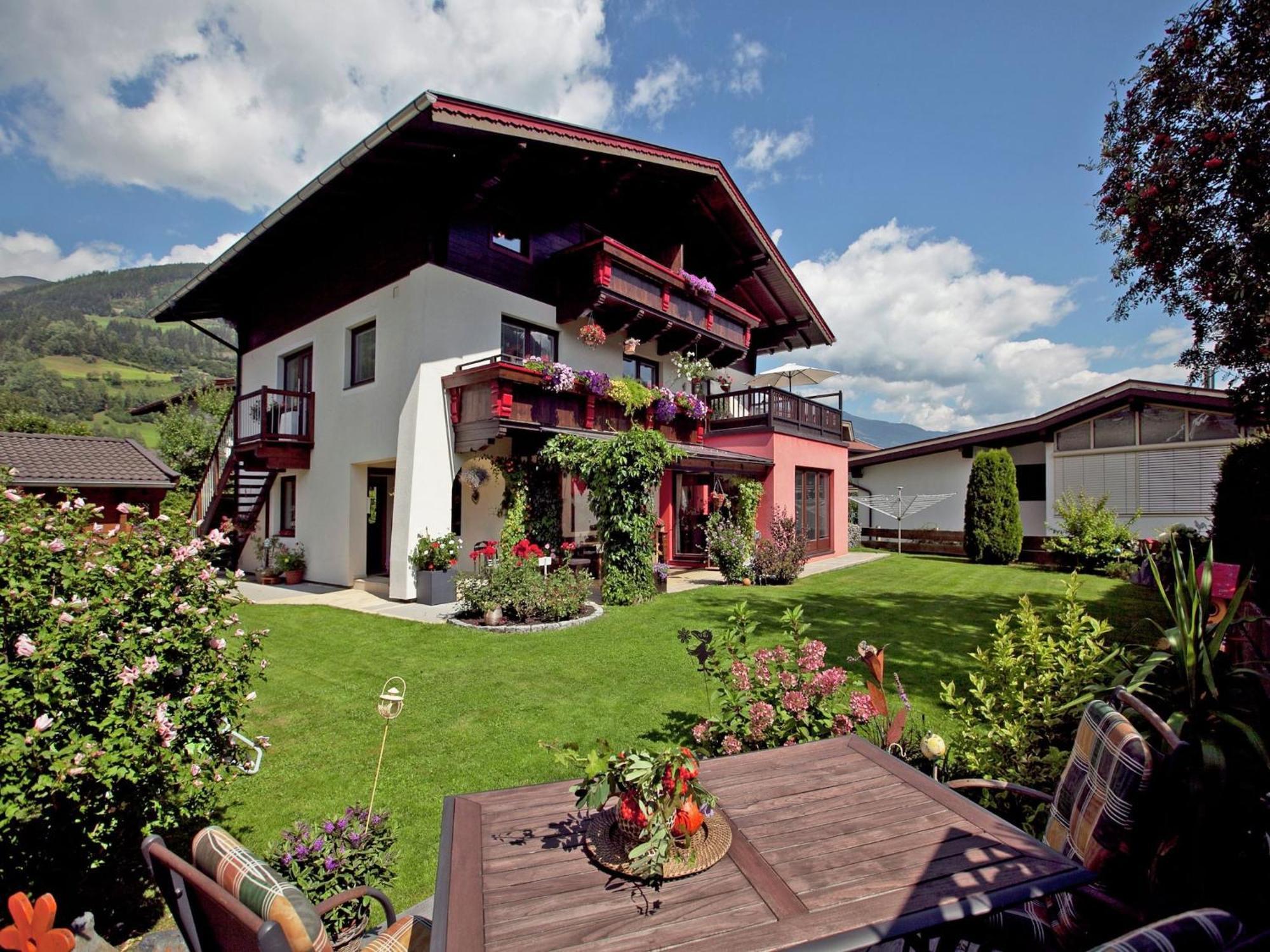 Apartment In Bramberg Am Wildkogel With Balcony Екстер'єр фото
